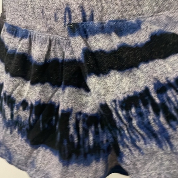 Simply Vera Wang Ruffle Top Gray Blue Print Size S - Picture 6 of 6